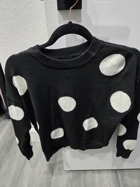 Tahari Black Knit Crewneck Sweater